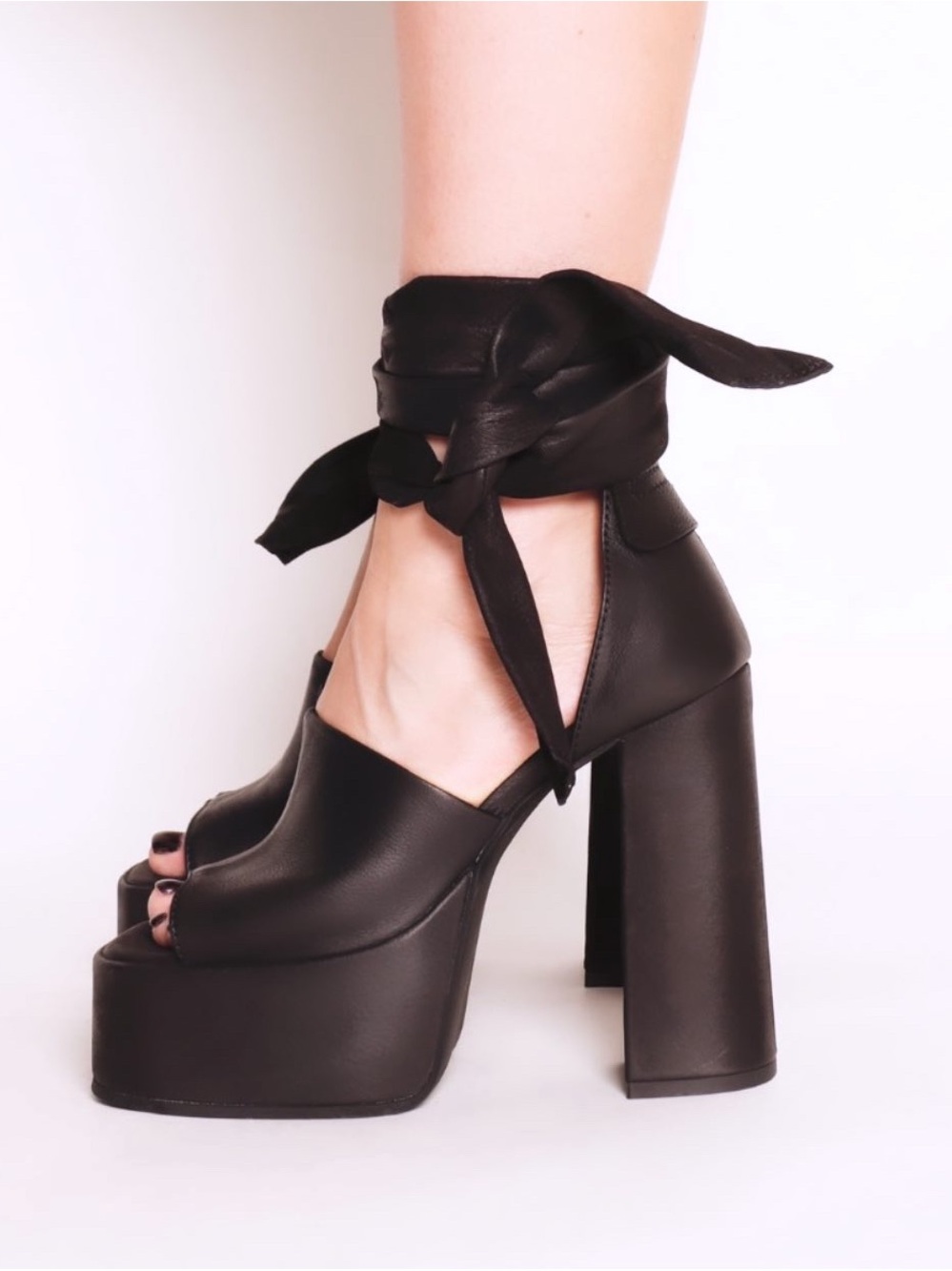 NEW Sort Aarhus Leather Black Ankle-Tie Platform Heels, size EU 39 (8.5-9)